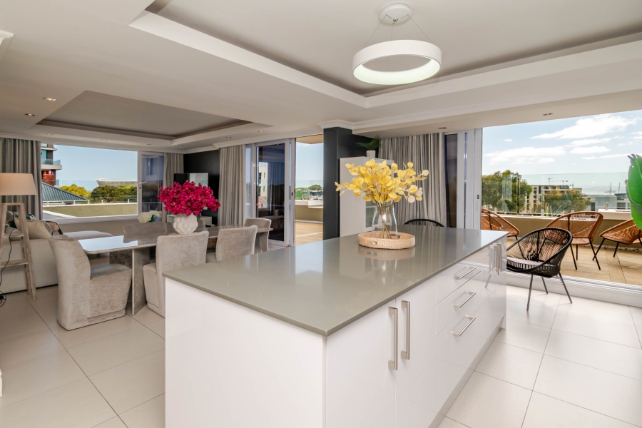 To Let 2 Bedroom Property for Rent in Green Point Western Cape